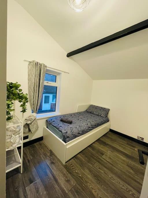 Central Area Terraced House With Private Hot Tub Линкольн Экстерьер фото