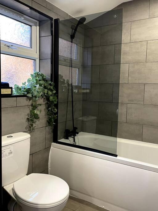 Central Area Terraced House With Private Hot Tub Линкольн Экстерьер фото