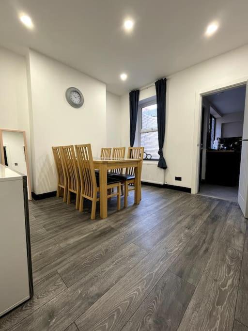 Central Area Terraced House With Private Hot Tub Линкольн Экстерьер фото