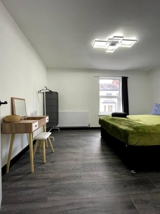Central Area Terraced House With Private Hot Tub Линкольн Экстерьер фото
