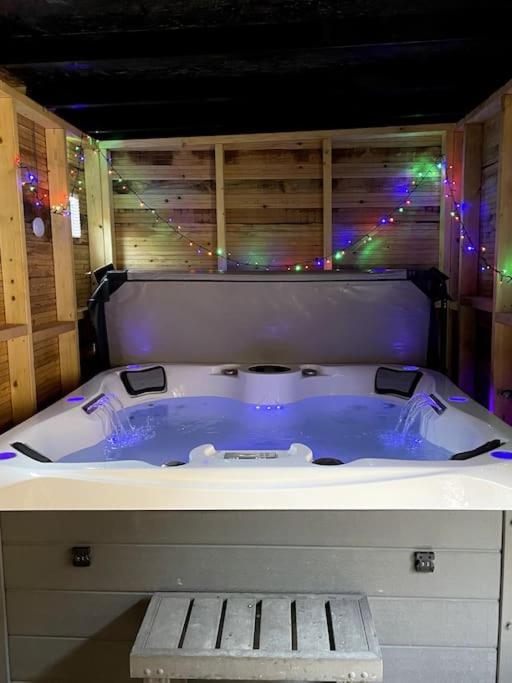 Central Area Terraced House With Private Hot Tub Линкольн Экстерьер фото